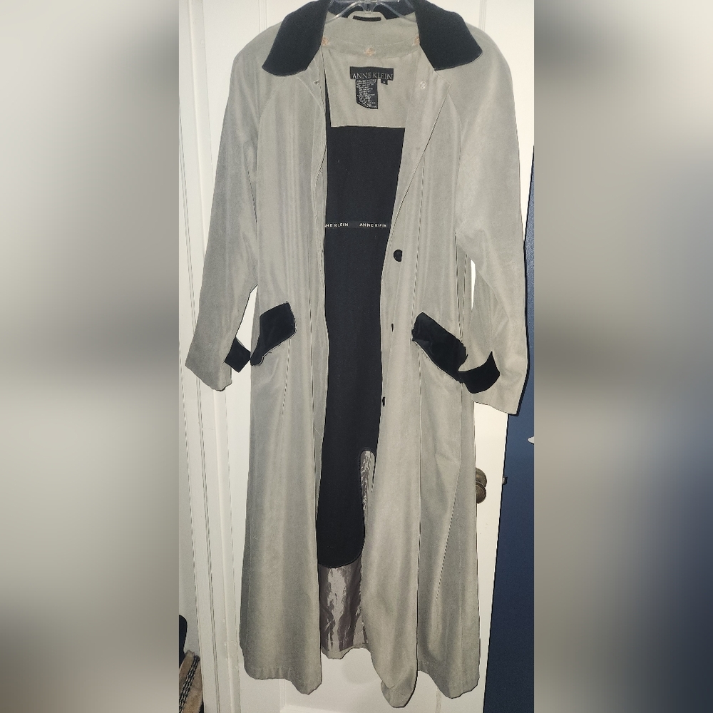 Anne Klein Black and Tan Jacket